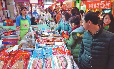 綠色食品銷售火爆 來哈游客成“鐵粉”，藥品零售市場(chǎng)同步受益